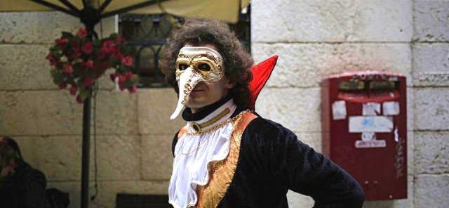 máscara de doutor da peste - carnaval de veneza